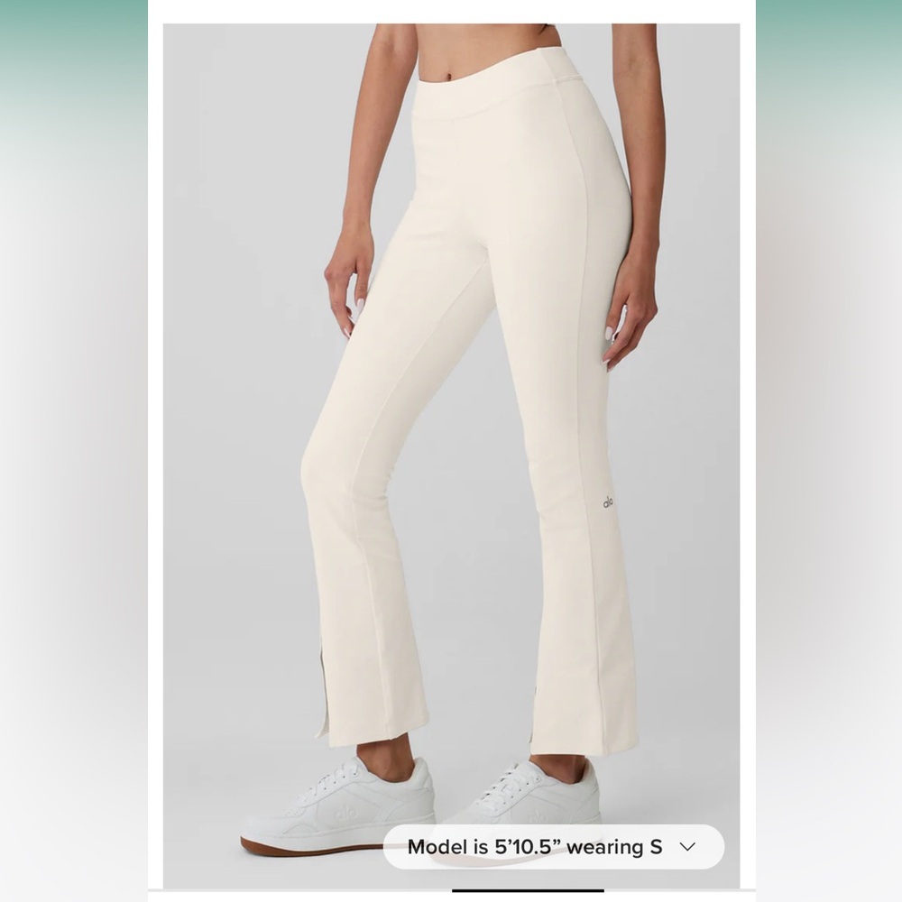 NWT Alo Yoga airbrush high waist 7-8 flutter legging in L